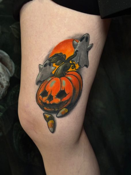 Abgeheiltes Halloween Motiv, Kürbis mit Geist und Candy Corn